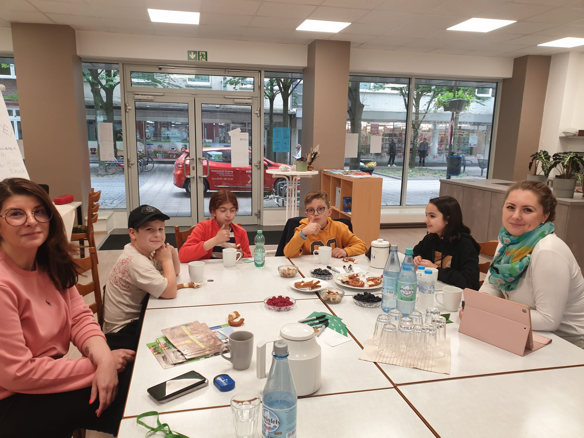 Spaziergang mit der Nachrichten AG der Grundschule Krefelder Str.